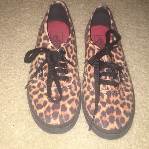 Shoes - Vans Off the Wall Cheetah 6.5
